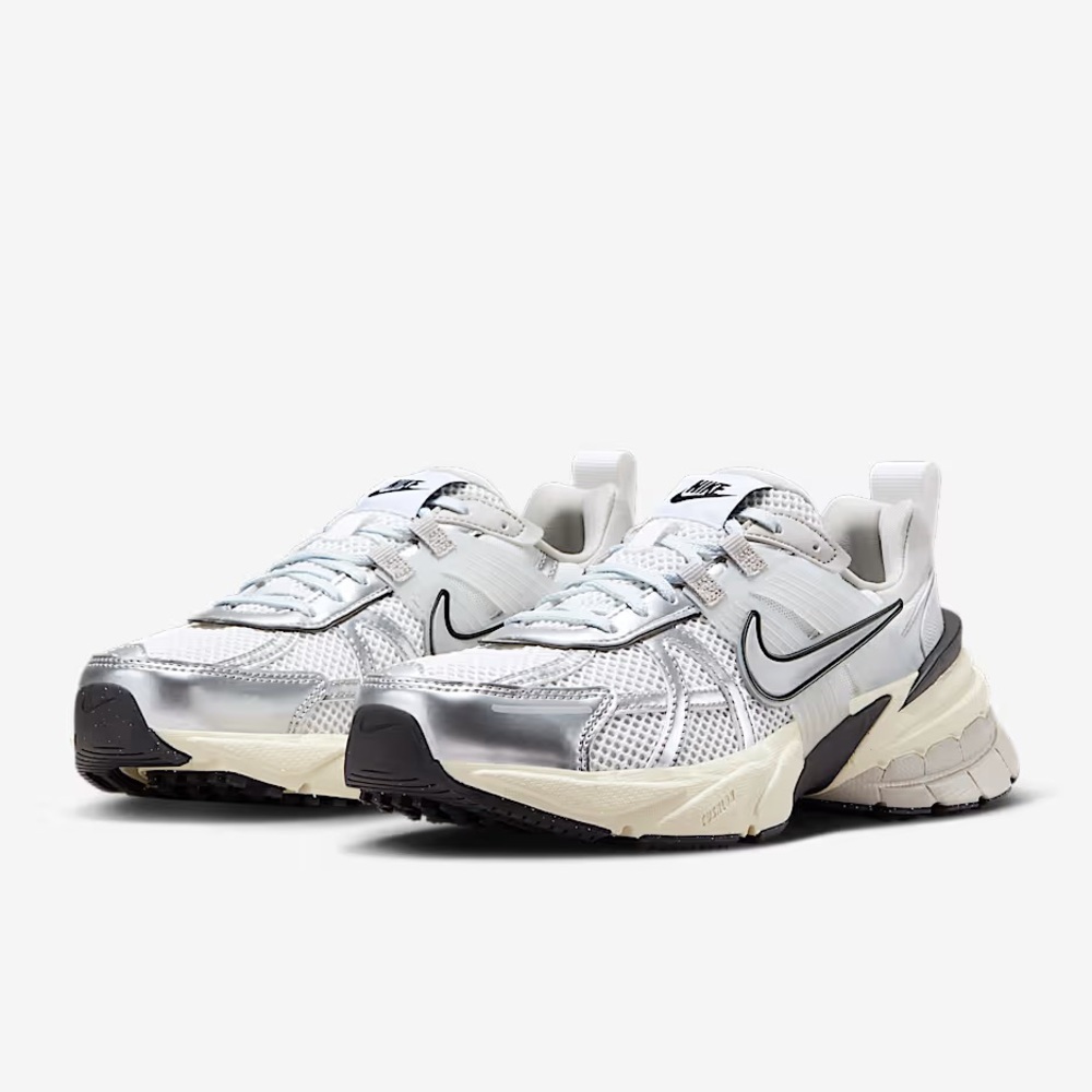Women's Nike V2K Runtekk Running Shoes - Silver/Black - Sz W7/M5.5 - New w/ Box